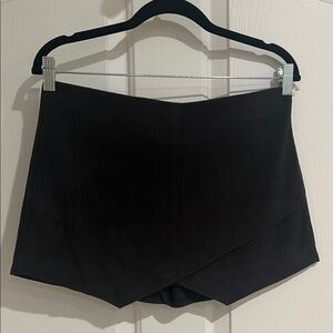 Black Women's Skorts